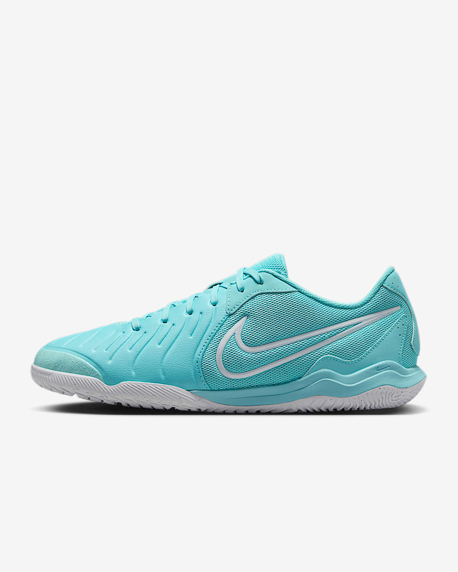 Tacos de fútbol de corte low para cancha cubierta Nike Tiempo Legend 10 Academy - Copa/Blanco