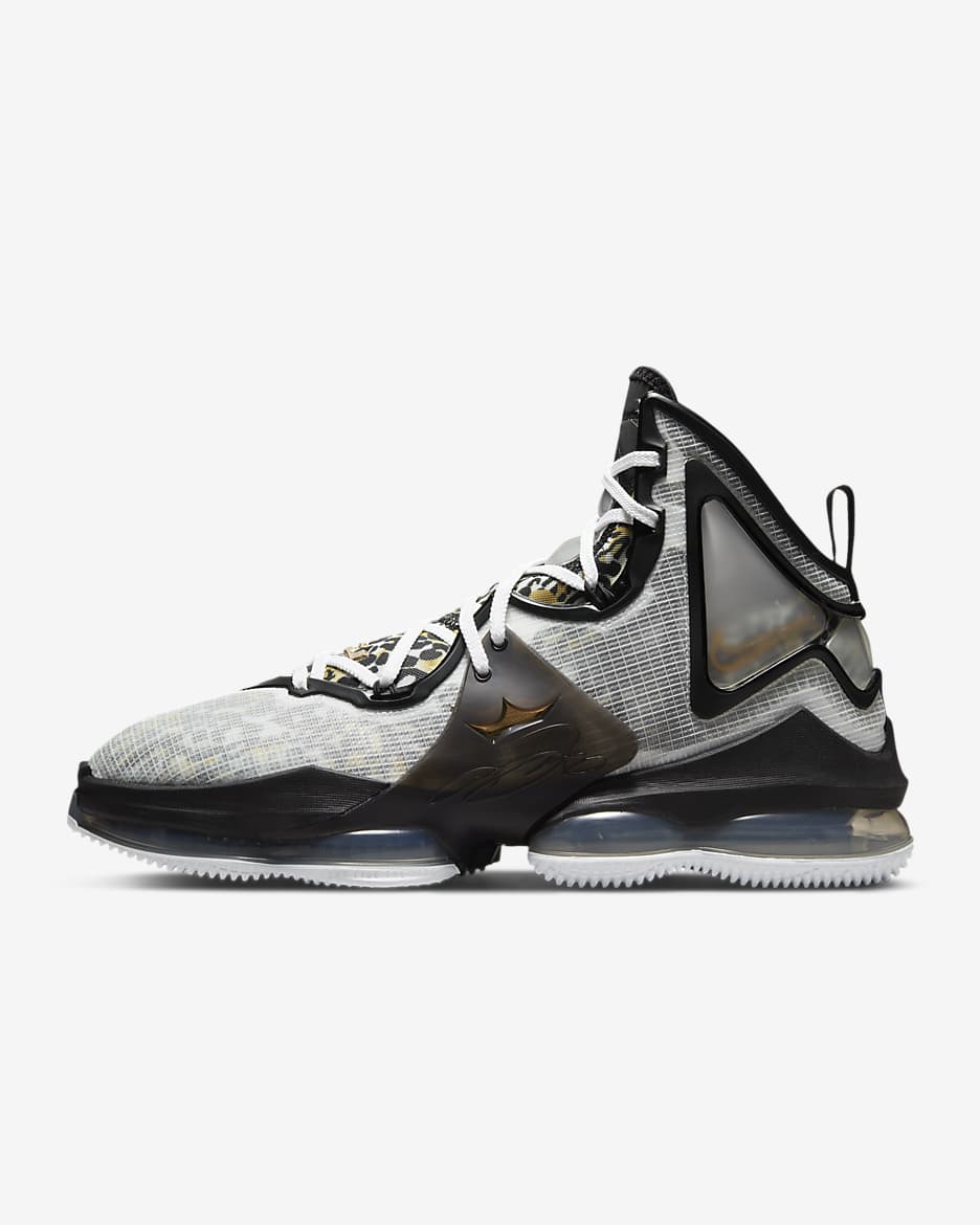 Chaussure de basket LeBron 19 - Blanc/Noir/Metallic Gold