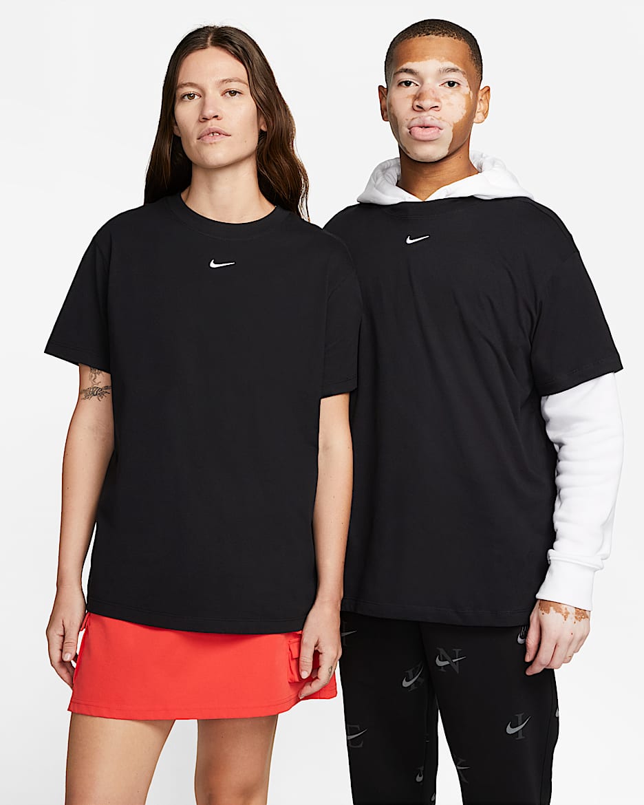 Nike Sportswear Essentials Women's T-Shirt - Black/White