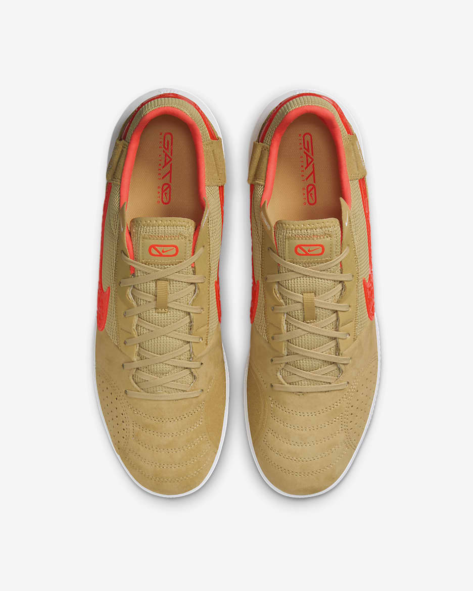 Nike Streetgato alacsony szárú futballcipő - Celestial Gold/Hyper Crimson