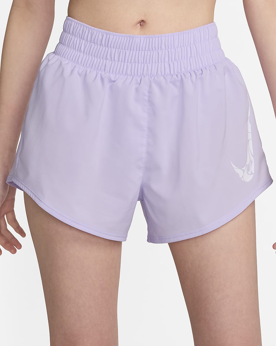 กางเกงขาสั้นเอวปานกลาง 3 นิ้วมีซับในผู้หญิง Dri-FIT Nike One - Lilac Bloom/ขาว