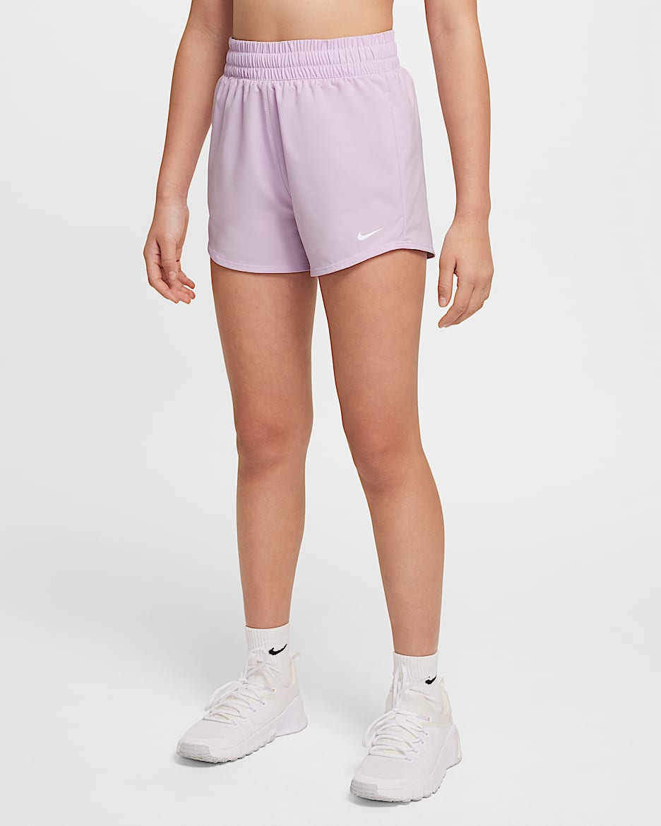 Shorts de entrenamiento de tejido Woven Dri-FIT de tiro alto para niña talla grande Nike One - Muñeca/Blanco