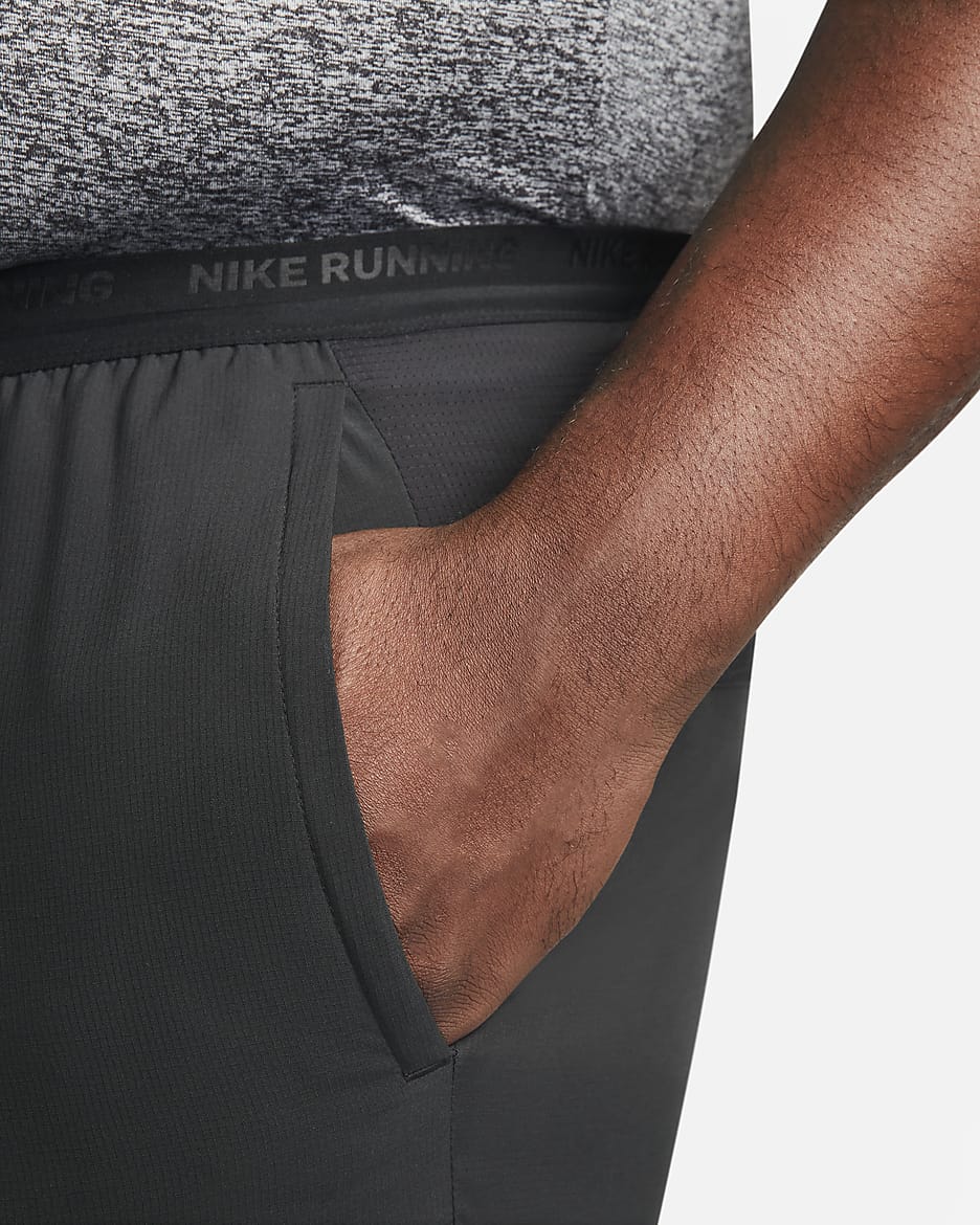 Nike Stride Dri-FIT 2-in-1-Laufshorts für Herren (ca. 18 cm) - Schwarz/Schwarz/Schwarz