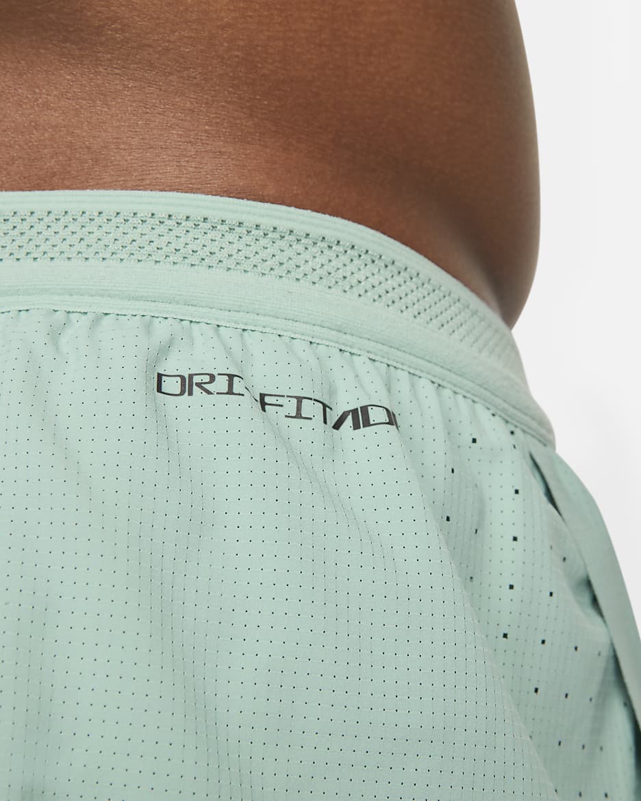 Nike AeroSwift fôret løpeshorts til herre (5 cm) - Mineral/Svart