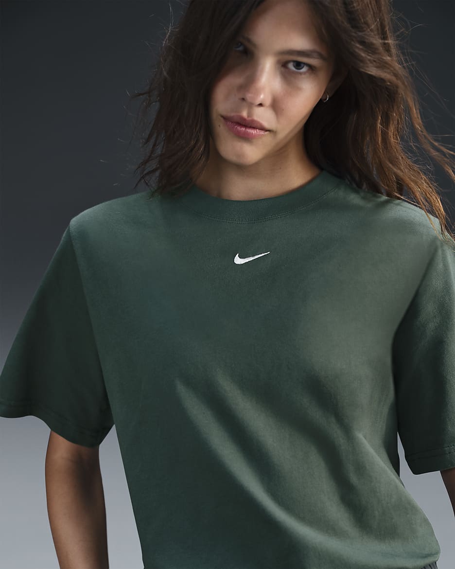 Nike Sportswear Essential Women's T-Shirt - Vintage Green/White