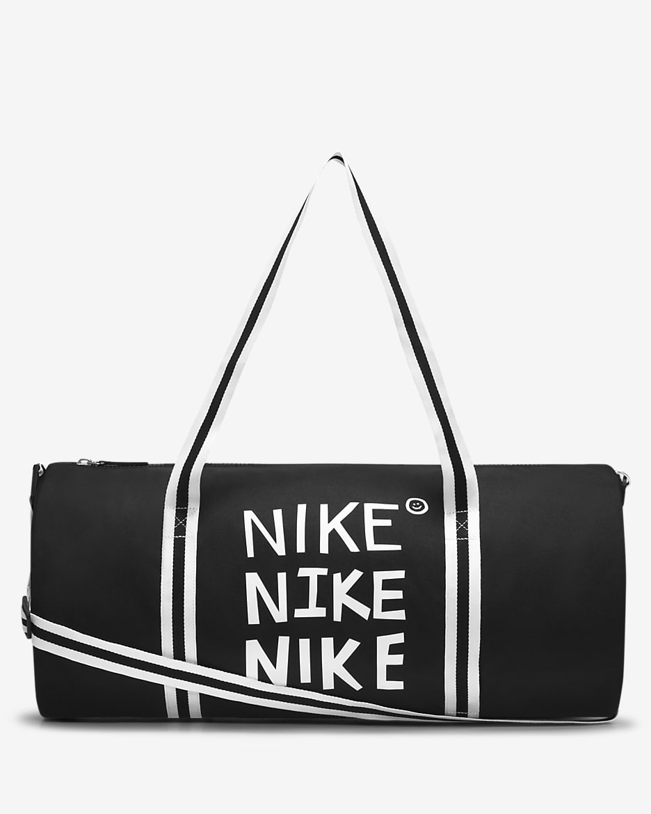 กระเป๋า Duffel Nike Heritage (30 ล.) - ดำ/ดำ/ขาว