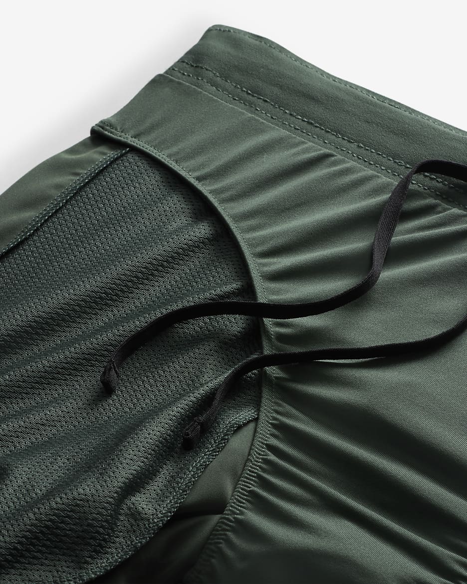 Nike Challenger Dri-FIT hardloopshorts met binnenbroek voor heren (18 cm) - Vintage Green/Bicoastal/Zwart