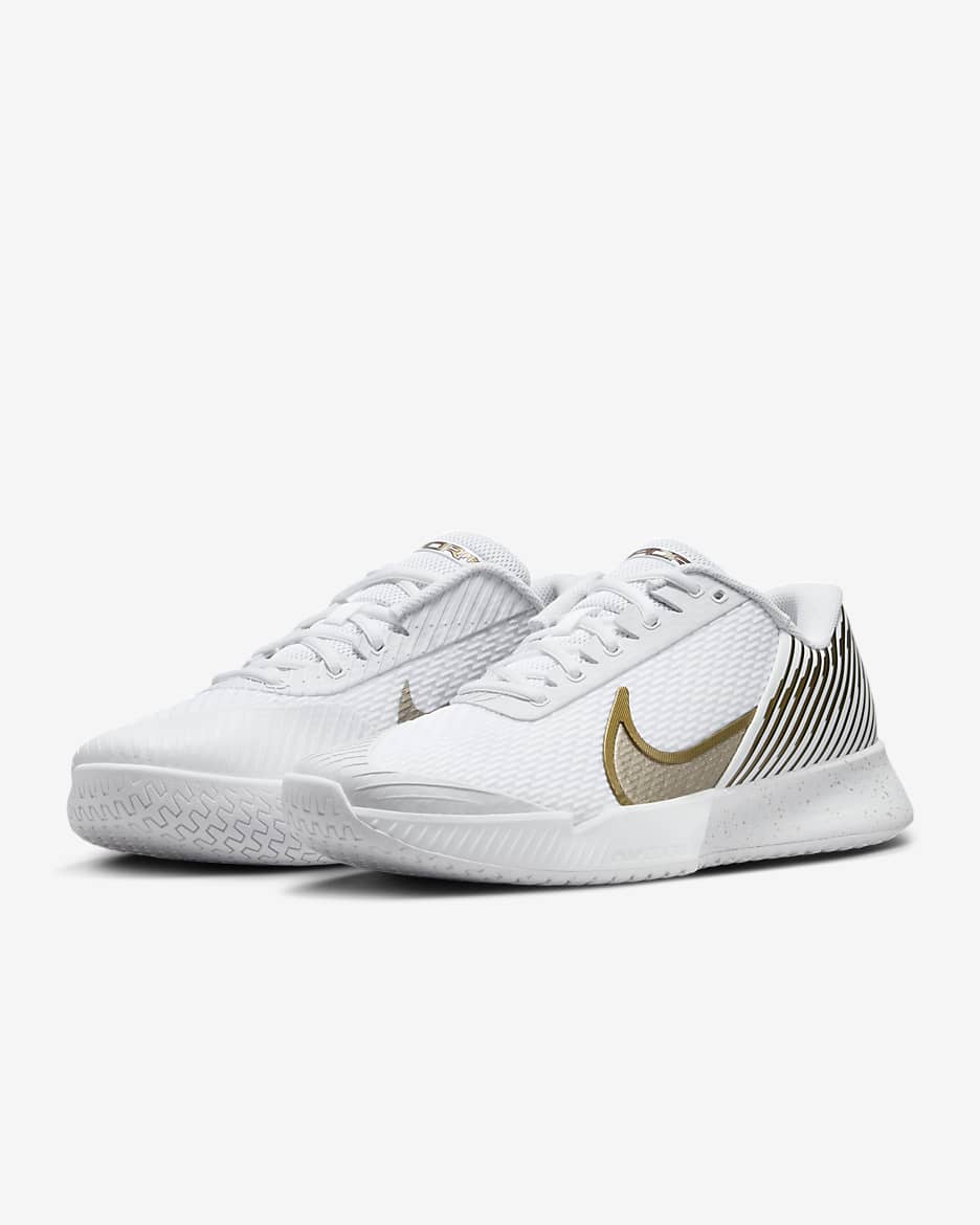 NikeCourt Vapor Pro 2 Sert Kort Erkek Tenis Ayakkabısı - Beyaz/Grand Purple/Metallic Gold Grain