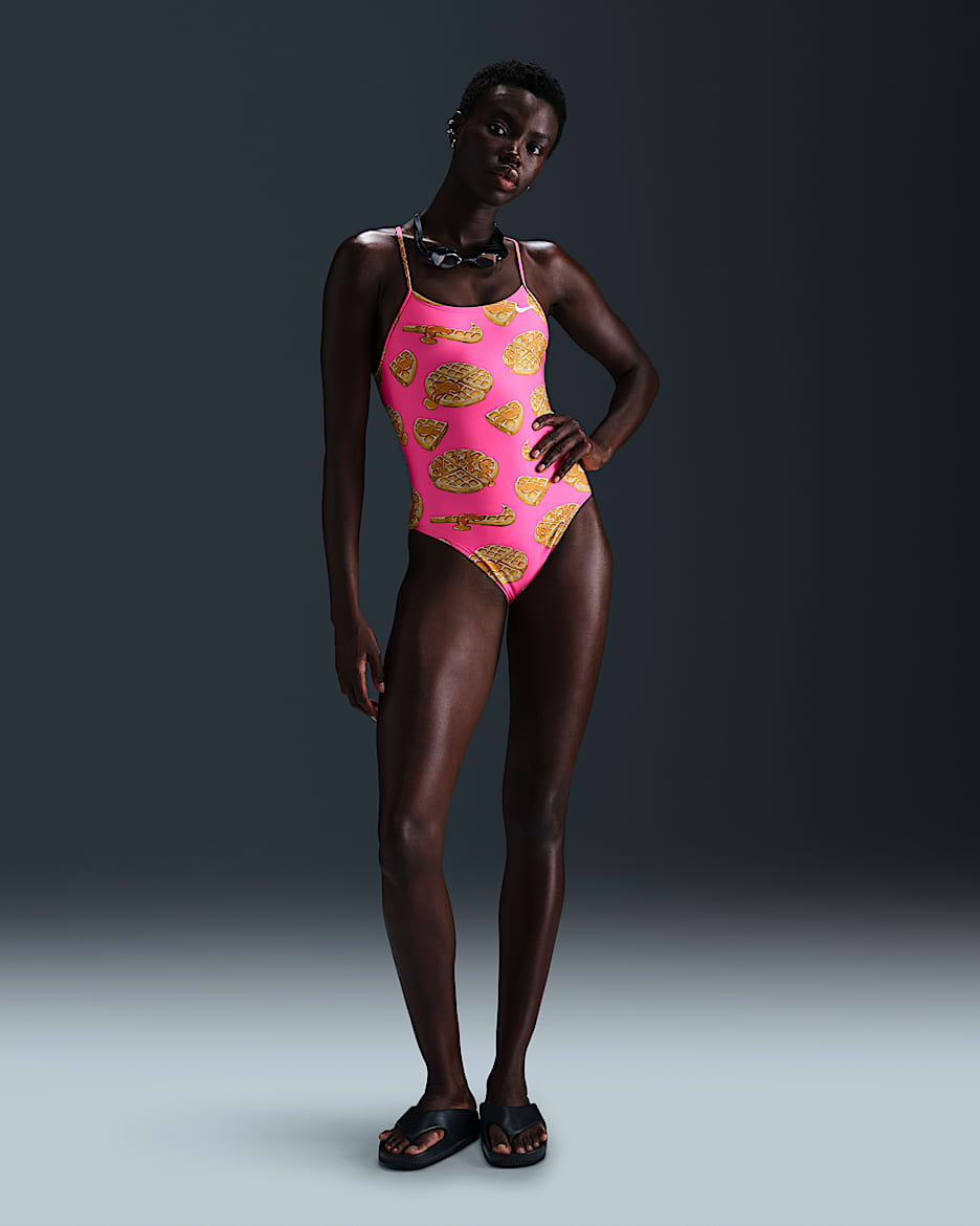 Traje de baño recortado de una pieza para mujer Nike Swim HydraStrong - Hiperrosa/Leche de coco/Blanco