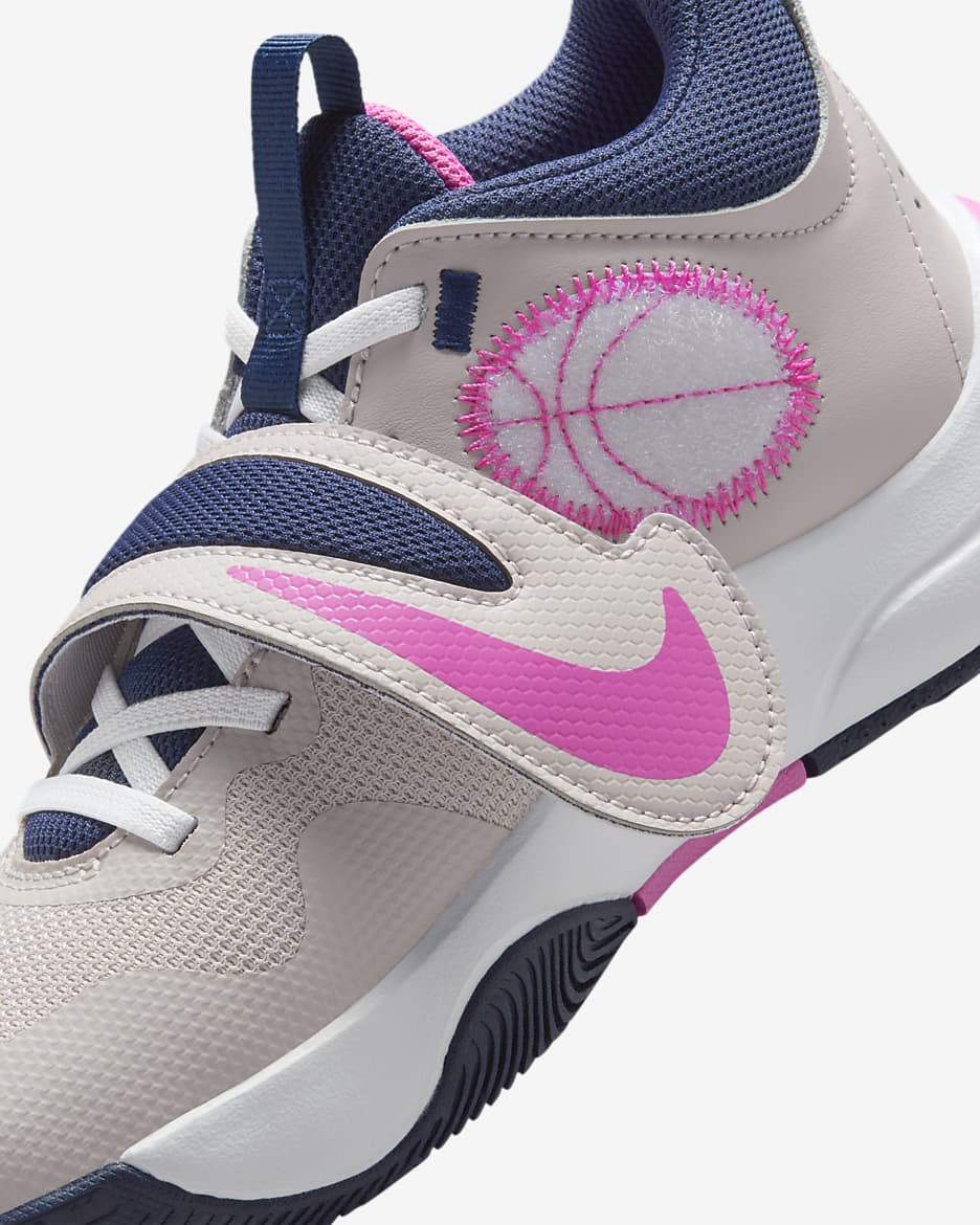 Calzado de básquetbol para niños talla grande Nike Team Hustle D 11 - Violeta platino/Rosa alegre/Azul marino medianoche/Blanco