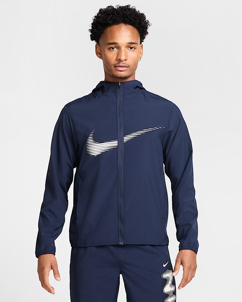 Chamarra con gorro Dri-FIT para hombre Nike Form - Obsidiana/Blanco