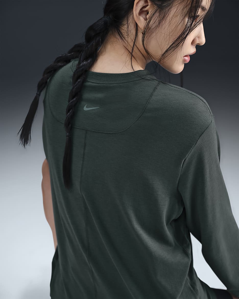 Nike One Relaxed Women's Dri-FIT Long-Sleeve Top - Vintage Green/Black