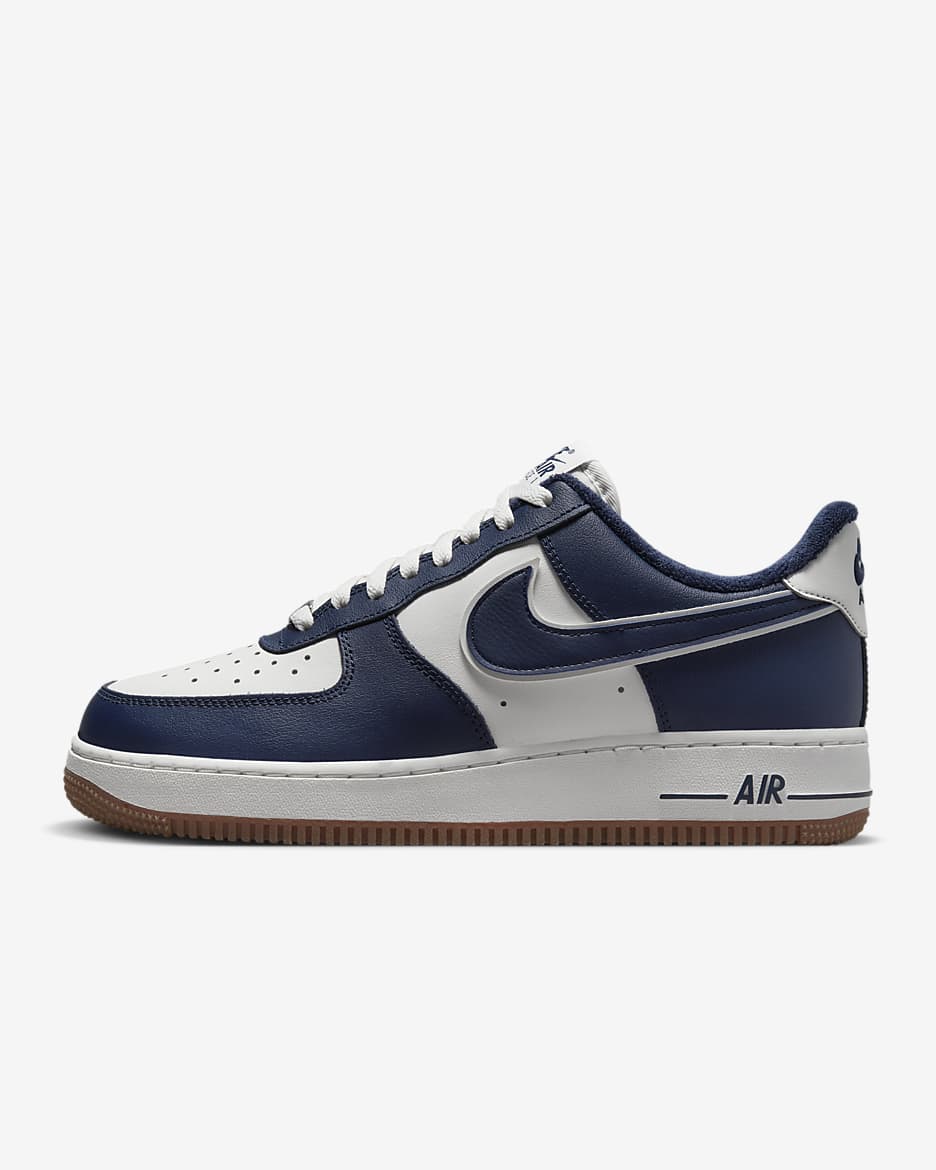 Nike Air Force 1 '07 LV8 男鞋 - Sail/Gum Medium Brown/Midnight Navy