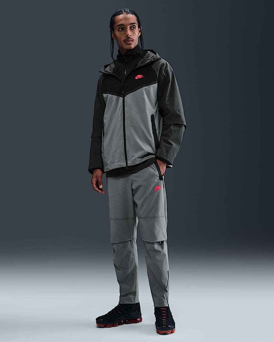Nike Tech Webhose mit offenem Saum (Herren) - Smoke Grey/Bright Crimson