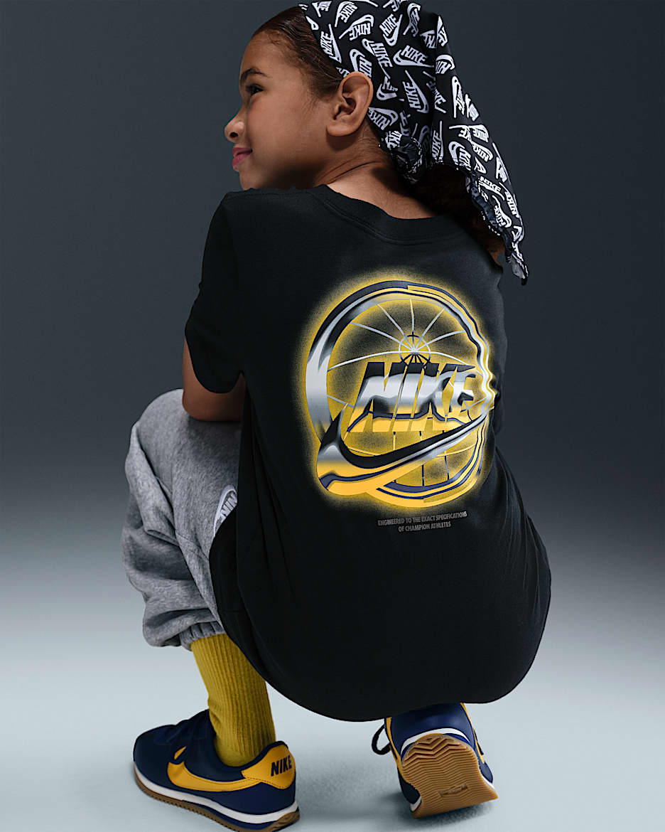 Playera para niños talla grande Nike Sportswear - Negro