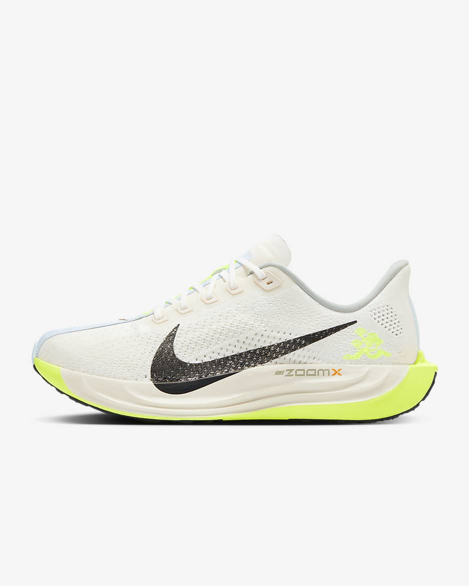 Chaussure de running sur route Nike Pegasus Plus pour homme - Sail/Pale Ivory/Volt/Noir