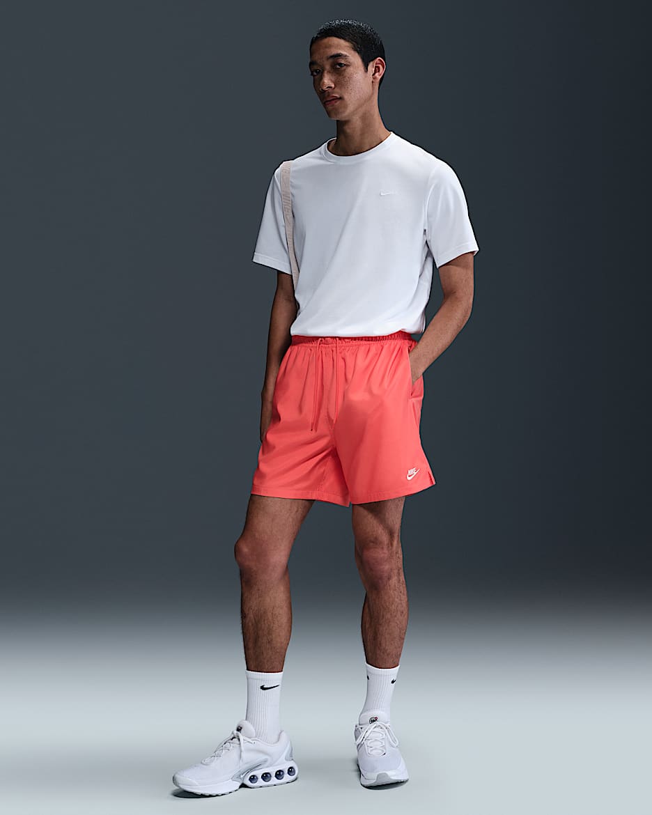 Nike Club Flow-Webshorts für Herren - Magic Ember/Weiß