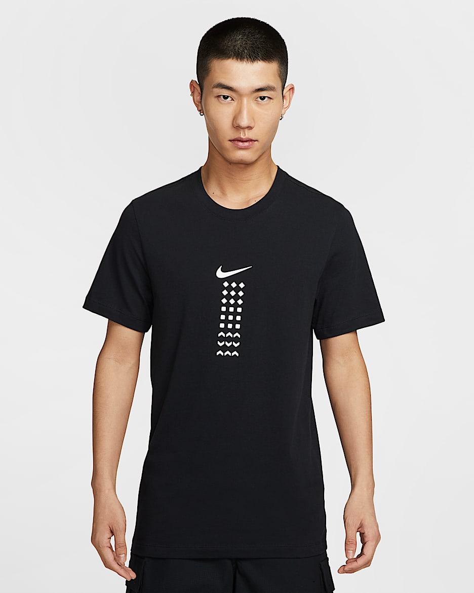 เสื้อยืดผู้ชาย Nike Sportswear - ดำ