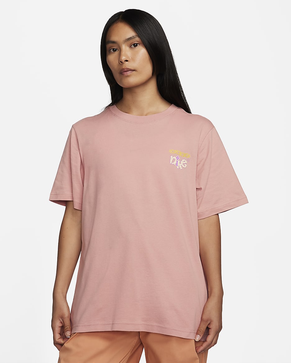 เสื้อยืดผู้หญิง Nike Sportswear - Red Stardust