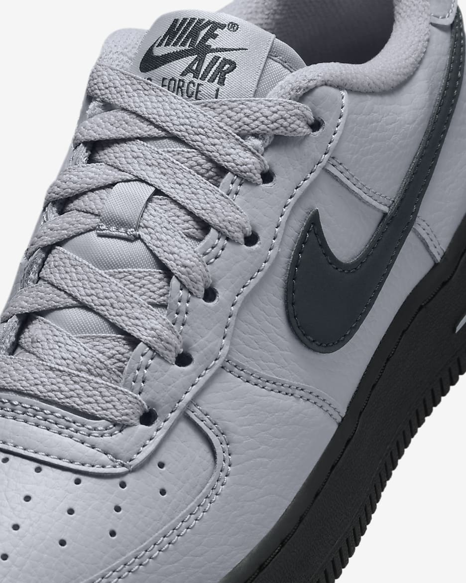 Nike Air Force 1 Older Kids' Shoes - Wolf Grey/Dark Smoke Grey