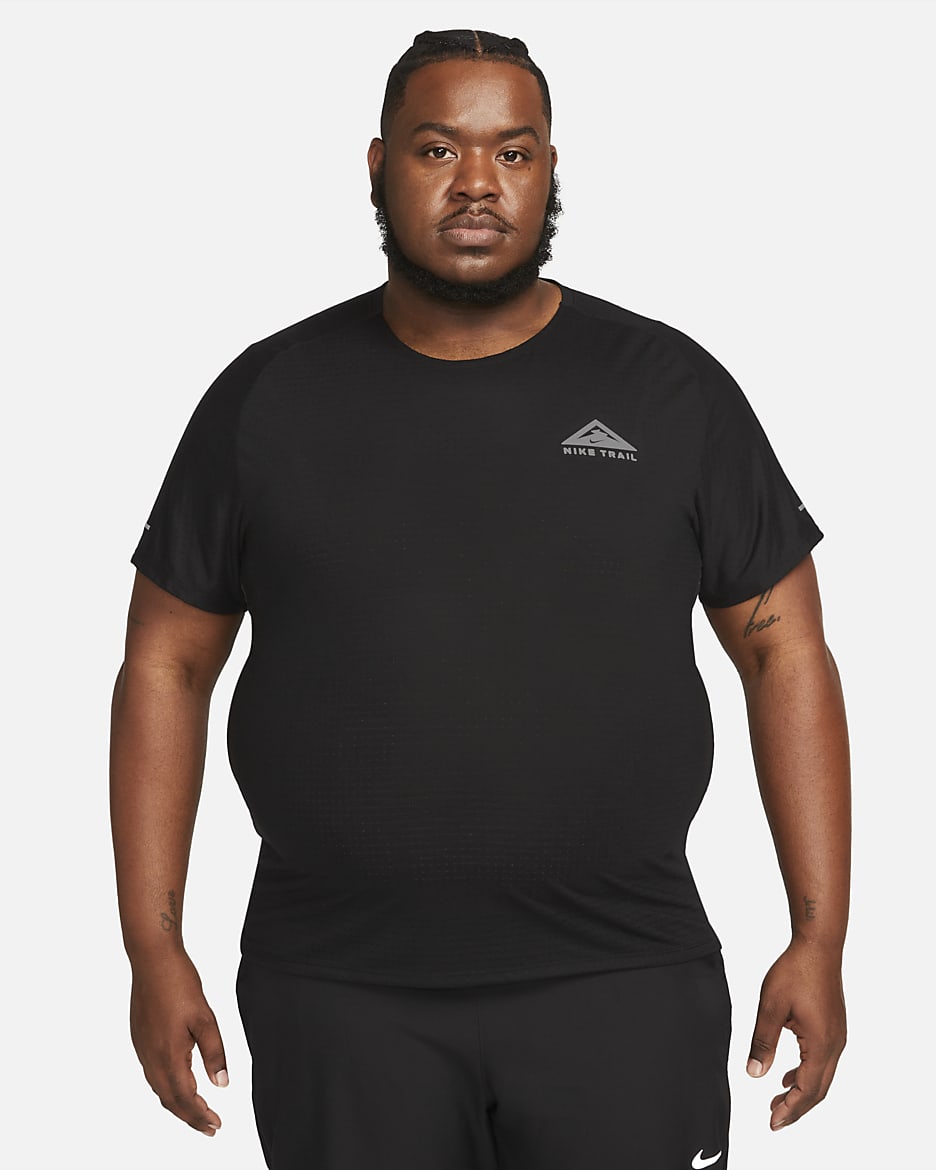 Pánské běžecké tričko Nike Trail Solar Chase Dri-FIT s krátkým rukávem - Černá/Bílá