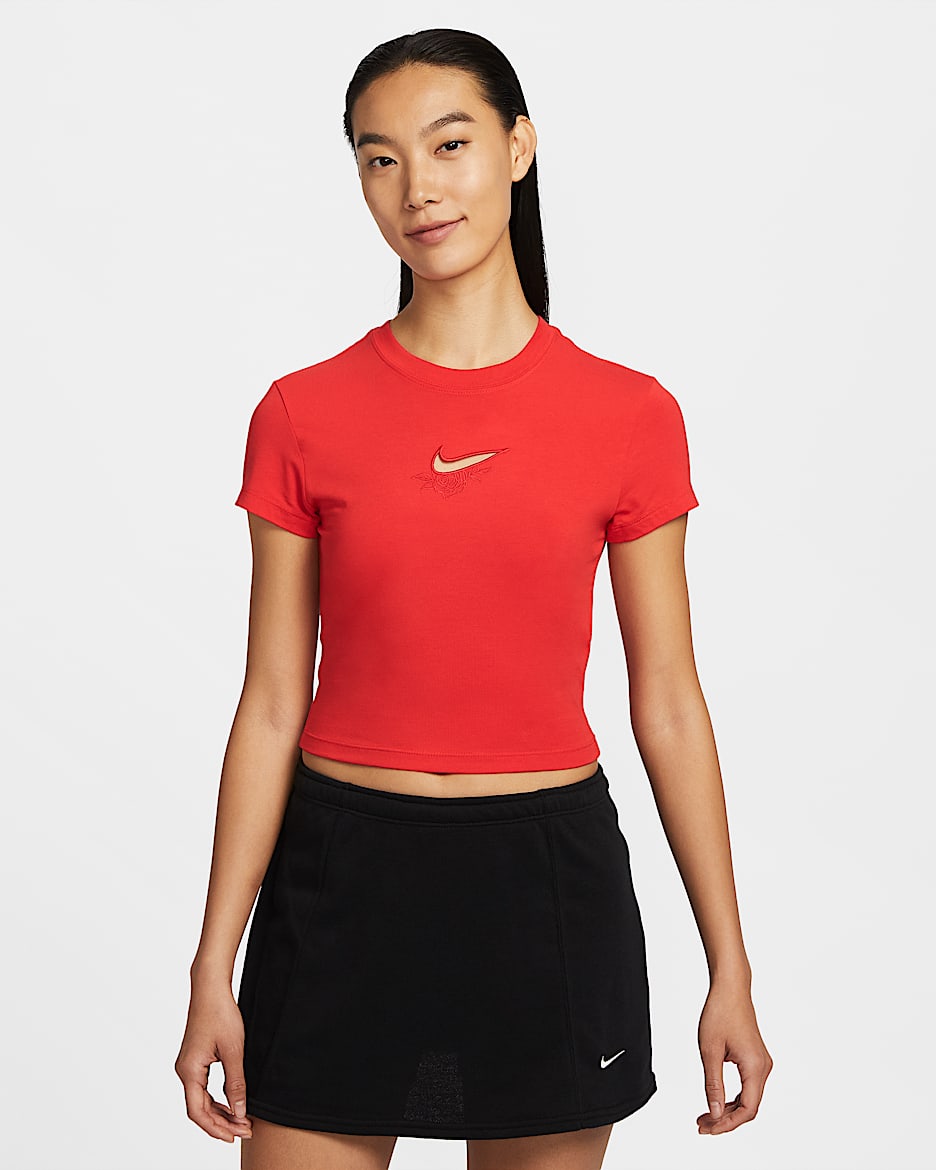 Nike Sportswear Chill Knit 女款合身短版 T 恤 - University Red