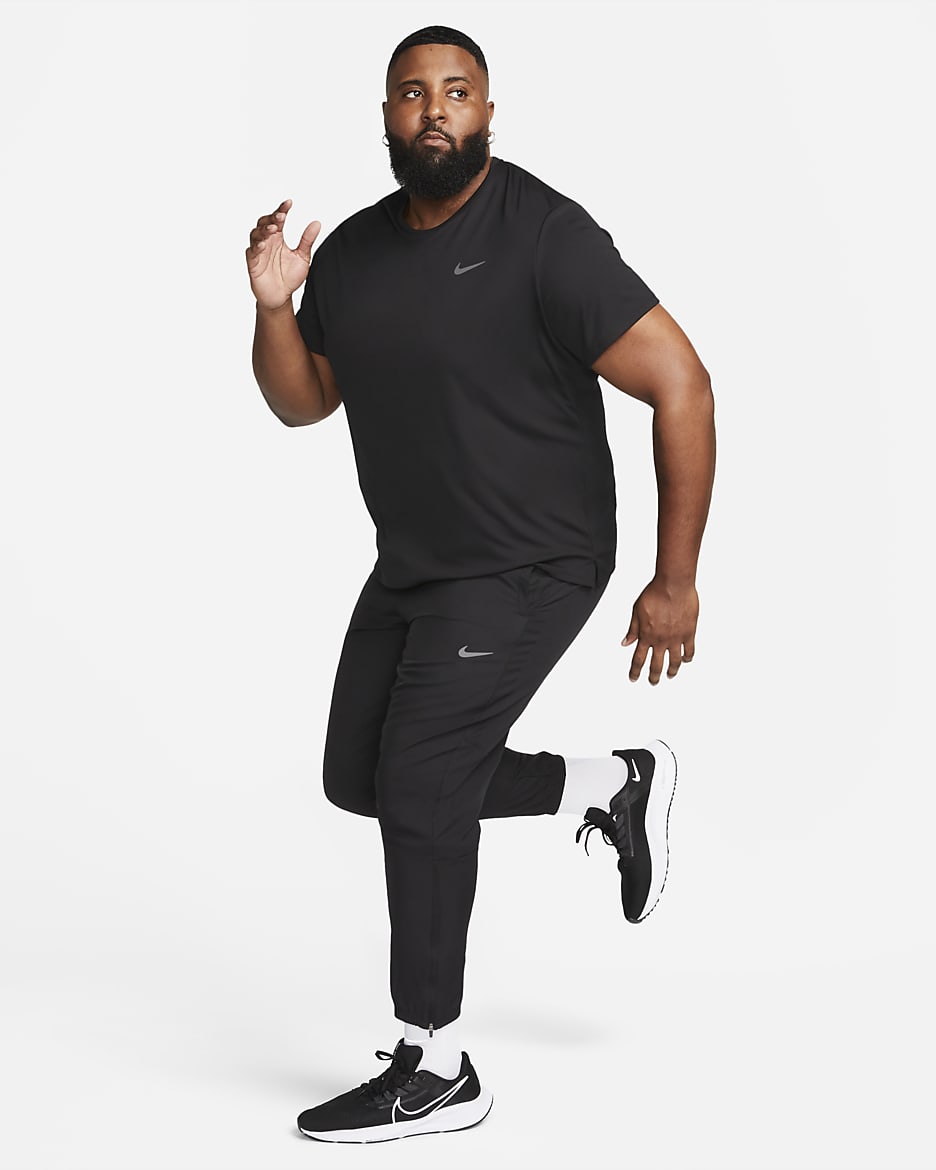 Kortärmad löpartröja Nike Miler Dri-FIT UV för män - Svart