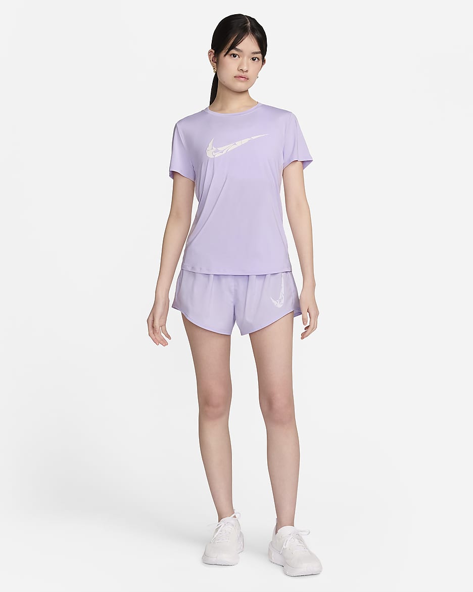 กางเกงขาสั้นเอวปานกลาง 3 นิ้วมีซับในผู้หญิง Dri-FIT Nike One - Lilac Bloom/ขาว