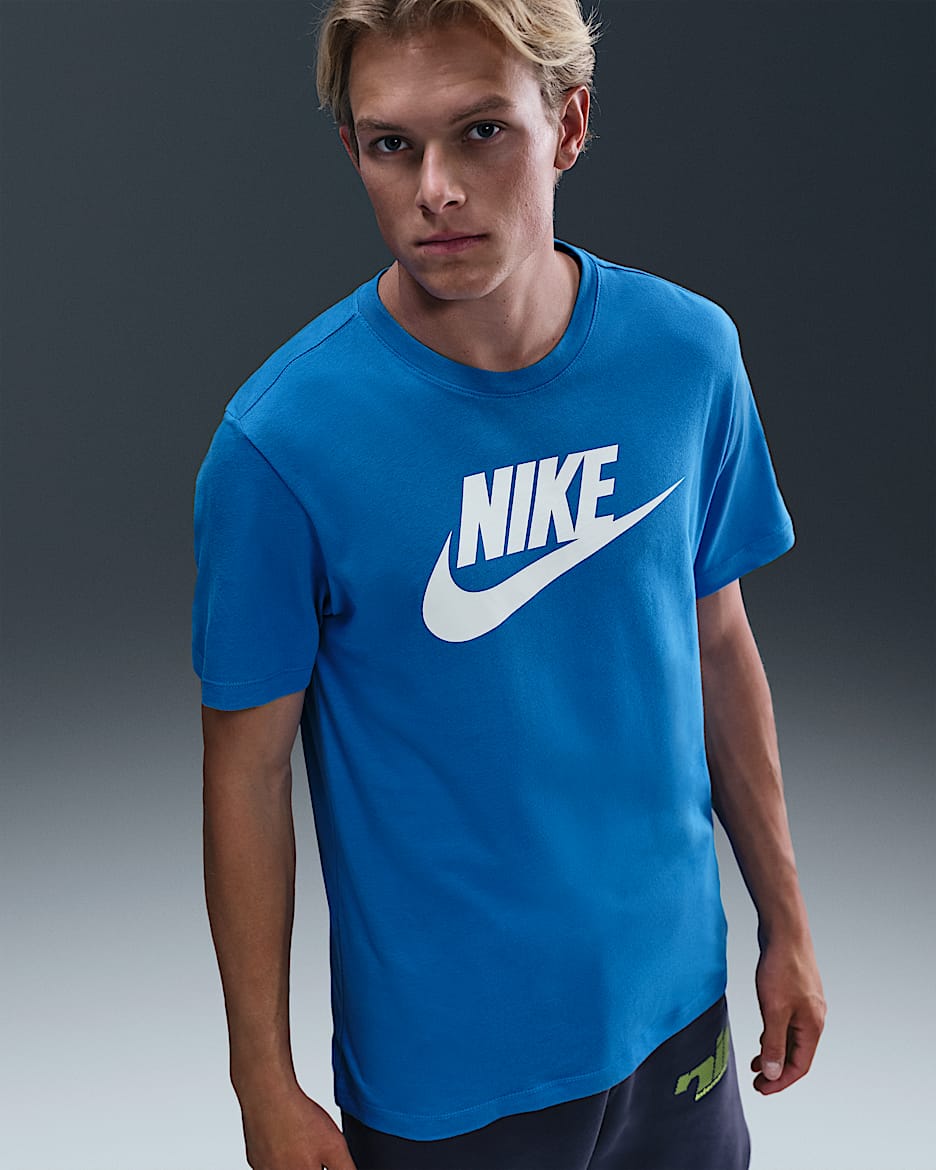 Nike Sportswear Men's T-Shirt - Light Photo Blue