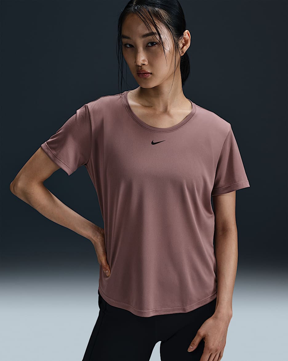 ナイキ Dri-FIT ワン ウィメンズ スタンダードフィット ショートスリーブ トップ - スモーキーモーブ/ブラック