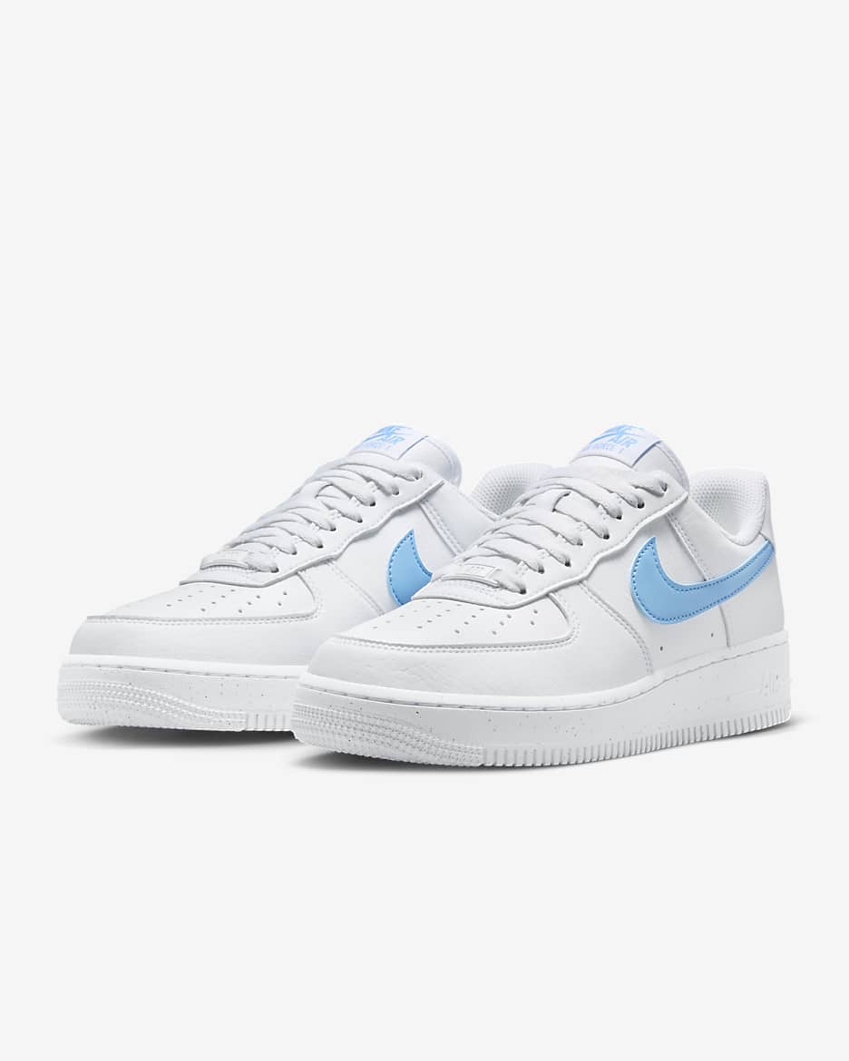 Nike Air Force 1 '07 SE Suede Damenschuh - Weiß/Weiß/Volt/University Blue