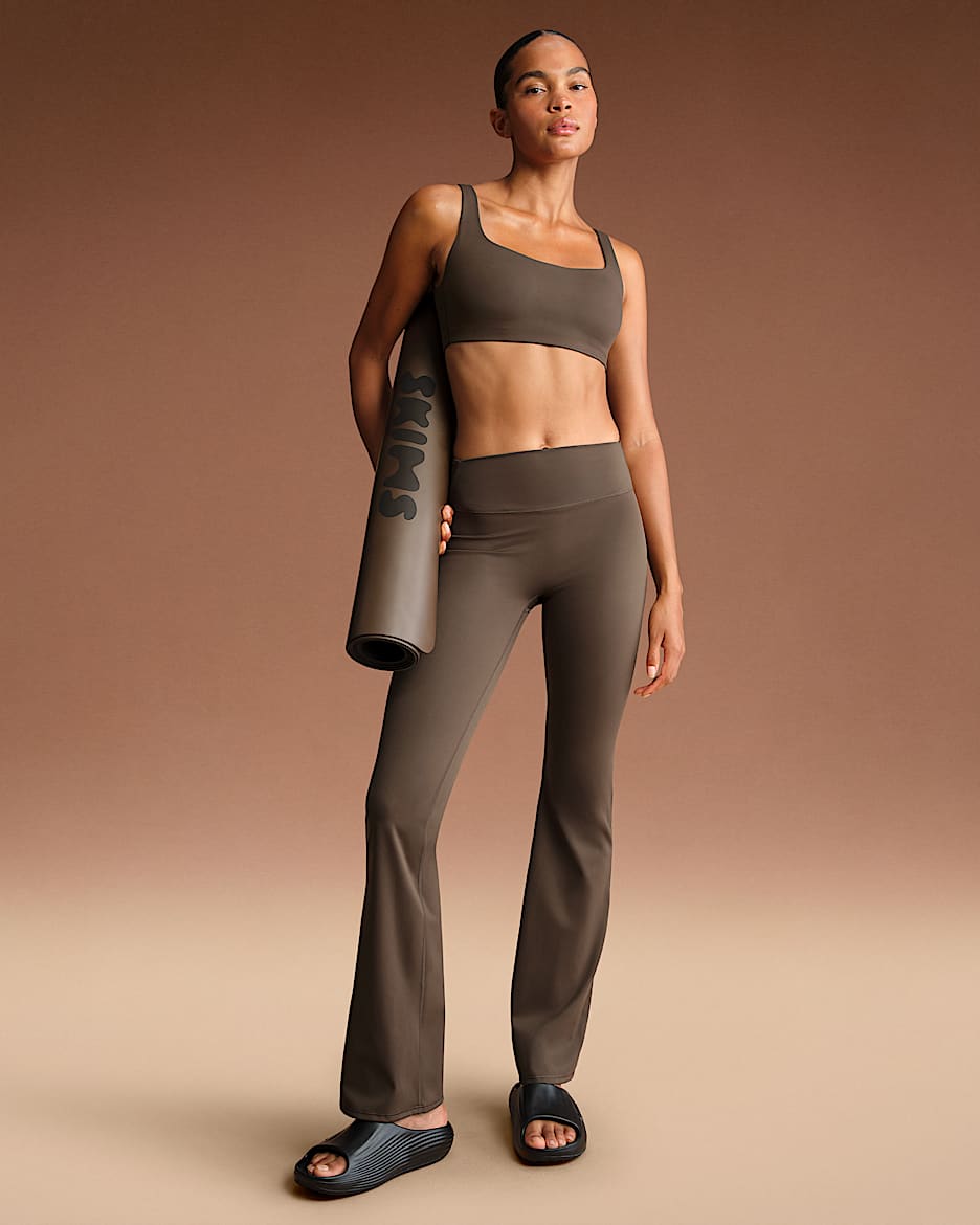NikeSKIMS Matte Women's High-Waisted Slim Flared Leggings - NSKM Dark Sepia