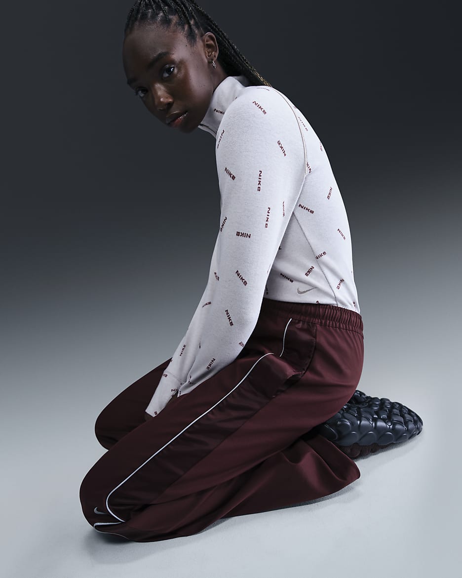 Nike Sportswear Women's Woven Trousers - Burgundy Crush/Burgundy Crush