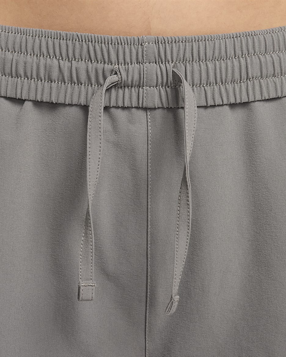 Nike Sportswear Pantalón corto de tejido Woven - Mujer - Flat Pewter/Light Iron Ore