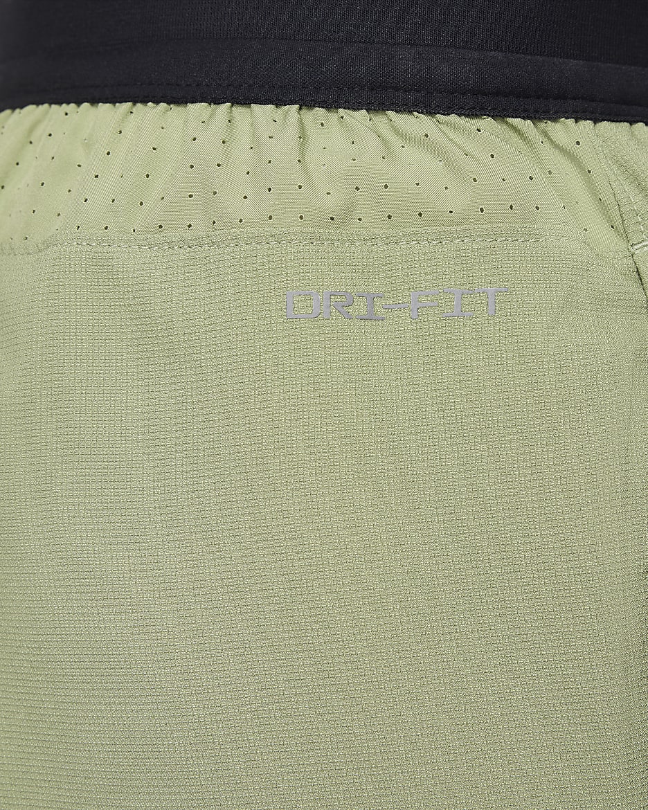 Shorts de entrenamiento Dri-FIT para niño talla grande Nike Multi Tech EasyOn - Verde aceite/Negro