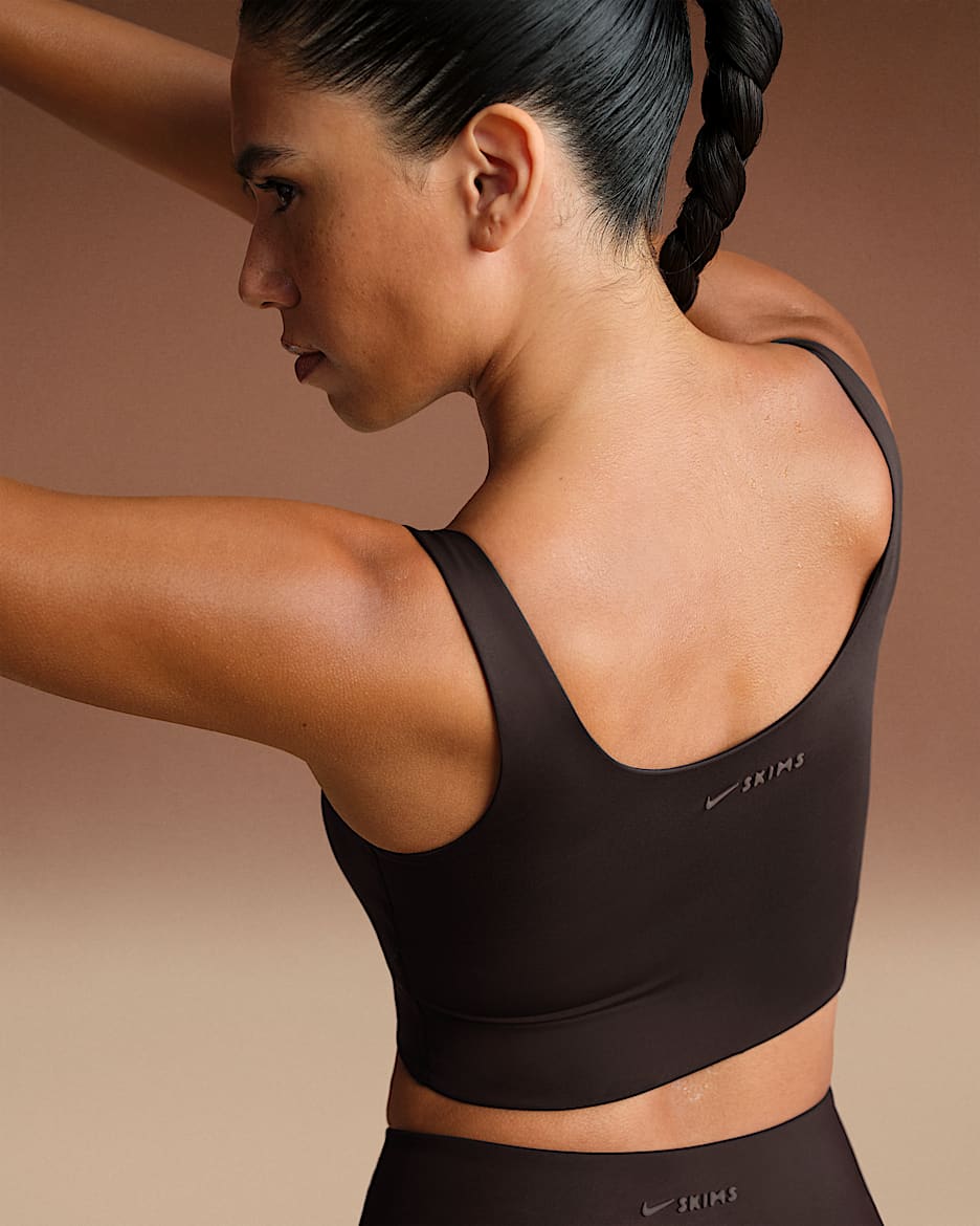 NikeSKIMS Shine Women's Scoop-Neck Bra Top