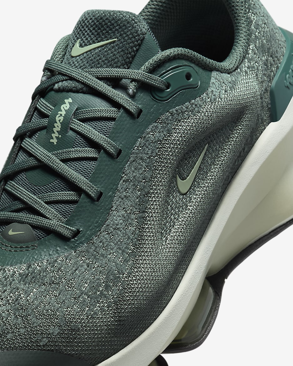 Nike Versair Trainingsschuhe für Damen - Vintage Green/Light Silver/Oil Green/Jade Horizon