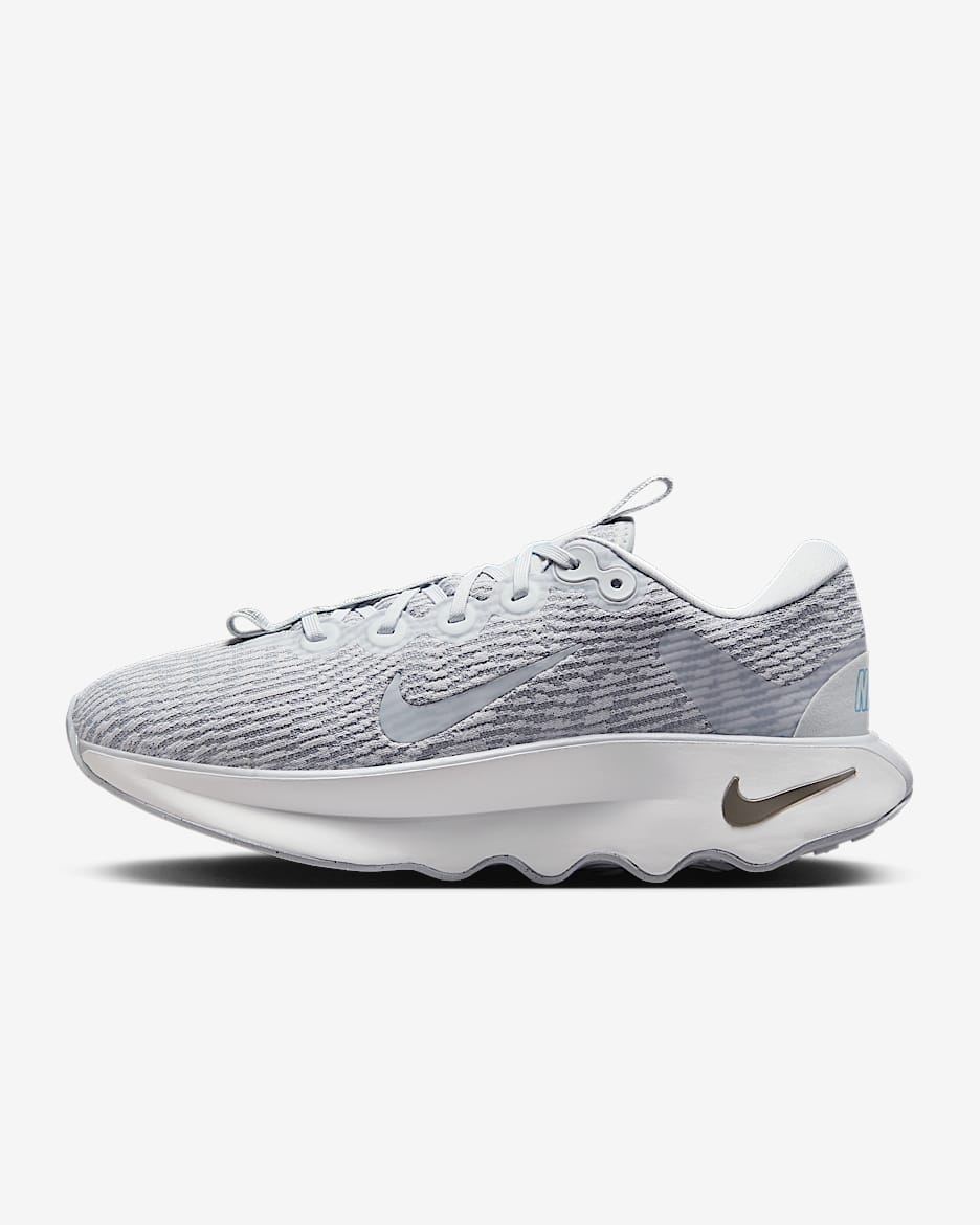 Nike Motiva Women's Walking Shoes - Photon Dust/Light Smoke Grey/Metallic Pewter/Photon Dust