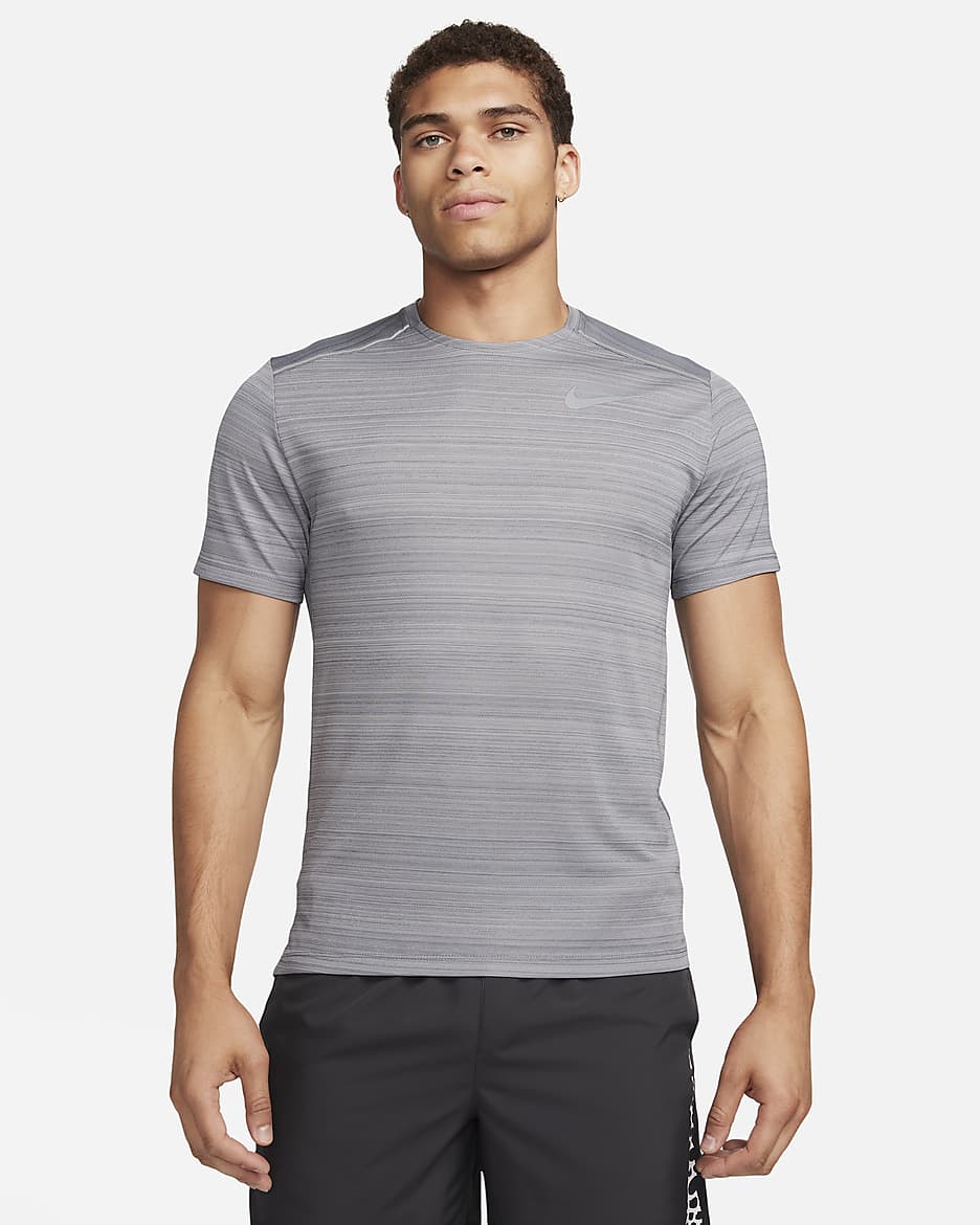 Camisola de running de manga curta Nike Miler para homem - Cinzento Smoke