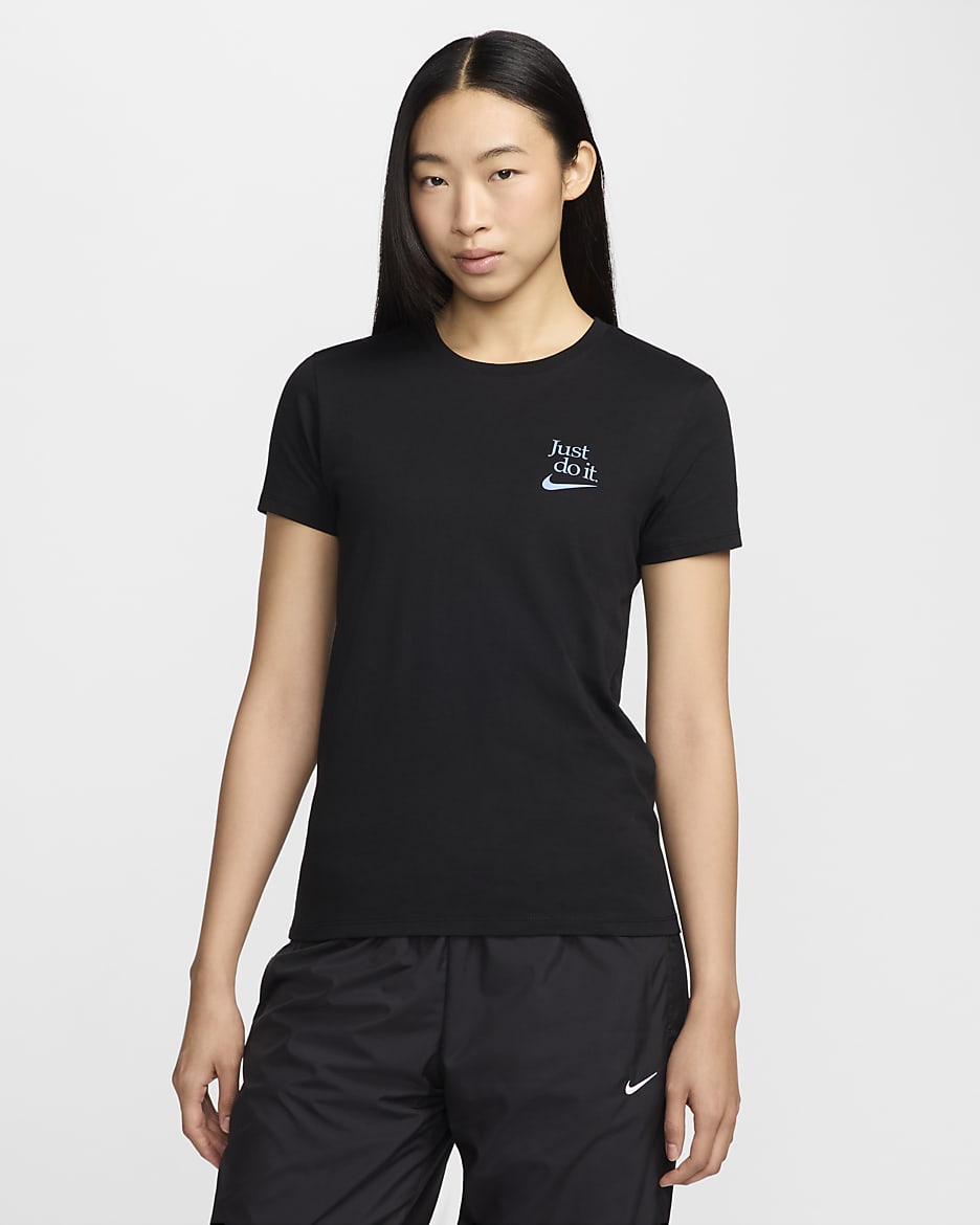 Nike Women's T-Shirt - Black