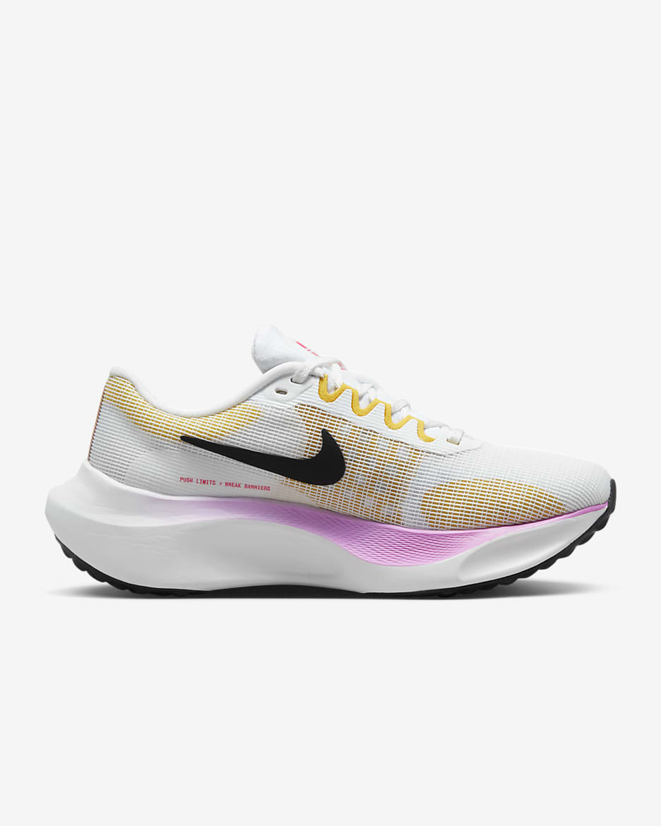 Tenis de correr en pavimento para mujer Nike Zoom Fly 5 - Blanco/Sulfuro vivo/Marrón ámbar/Fucsia enérgico