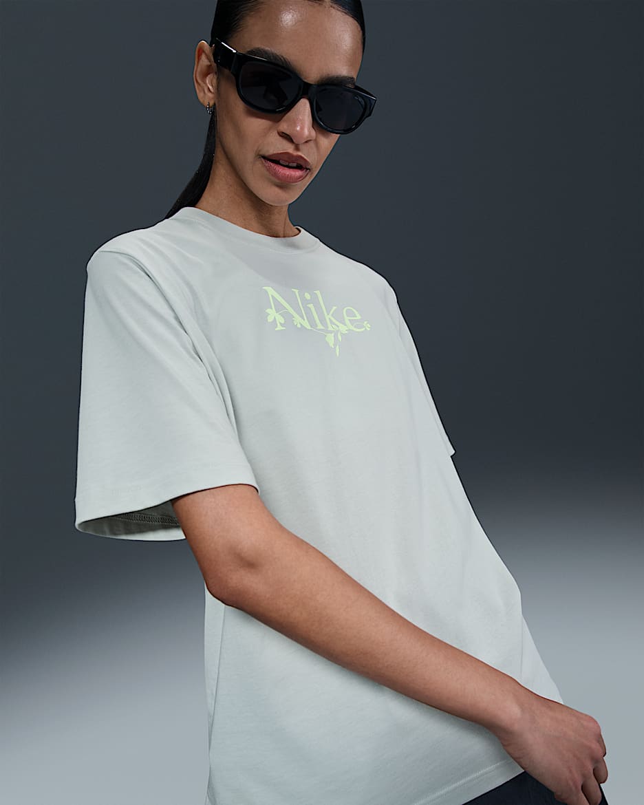 Nike Sportswear Women's Loose Short-Sleeve T-Shirt - Light Silver