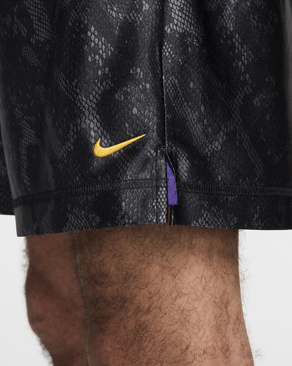 Shorts de básquetbol Nike Dri-FIT Standard Issue de 15 cm reversibles para hombre KB - Negro/Morado campo/Amarillo