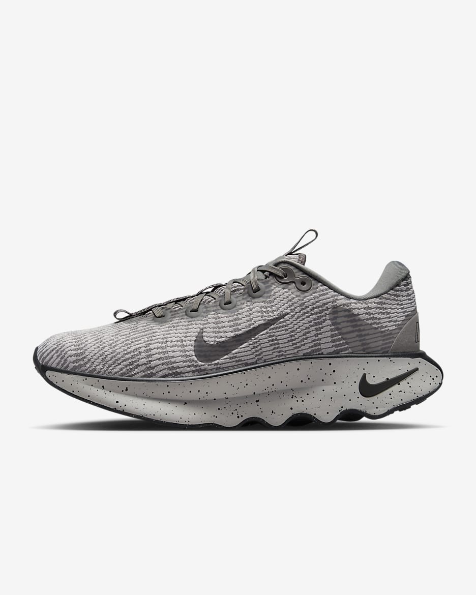 รองเท้าเดินผู้ชาย Nike Motiva - Light Iron Ore/Flat Pewter/Flat Pewter