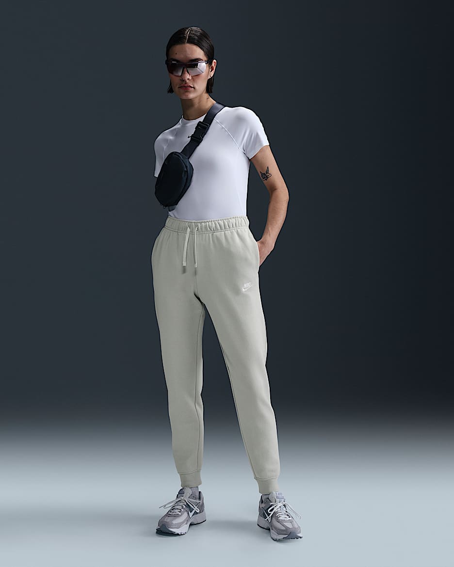 Nike Sportswear Club Fleece Women's Mid-Rise Joggers - Light Silver/White