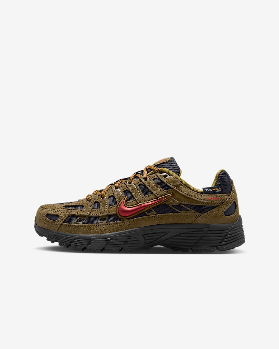 Nike P-6000 Premium Schuh (ältere Kinder) - Olive Flak/Schwarz/Quantum Moss/Picante Red
