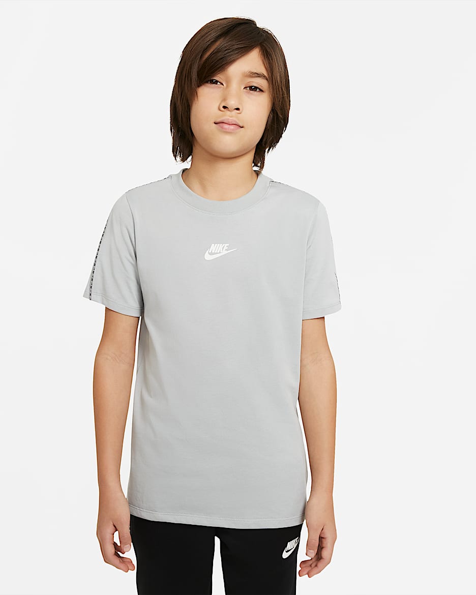 Nike Sportswear Older Kids' (Boys') T-Shirt - Light Smoke Grey/White