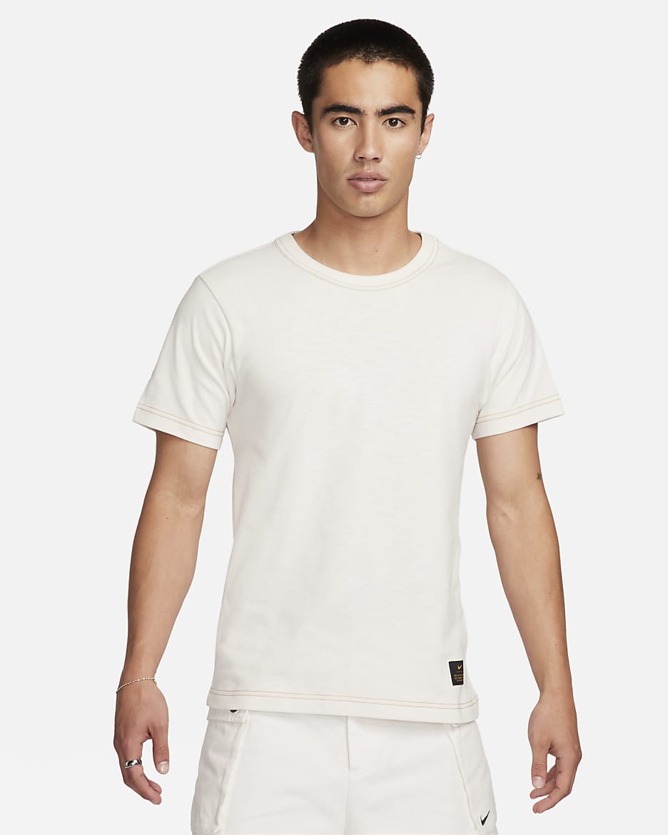 เสื้อถักแขนสั้นผู้ชาย Nike Life - Phantom/Gold Suede