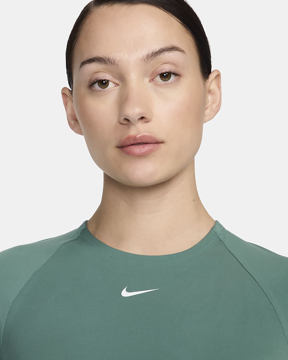 Haut court à manches longues Dri-FIT Nike Pro pour femme - Bicoastal/Blanc