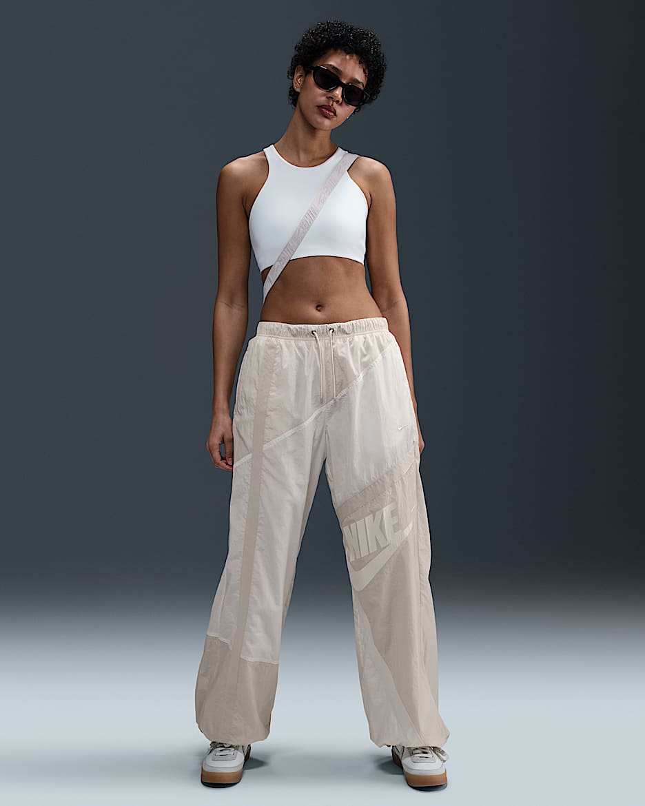 Pantaloni a vita media in tessuto con bordo aperto Nike Sportswear – Donna - Sail/Light Orewood Brown/Light Orewood Brown/Sail